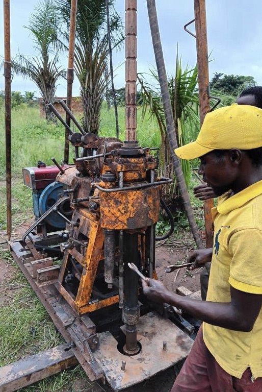 Bau eines Brunnen für die Wasserversorgung in Kabuabua